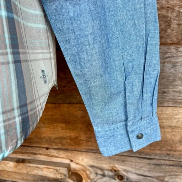 Women’s Vintage Nineties Light Blue Southwest Print Long Sleeve Western Shirt - Picture 8 of 10